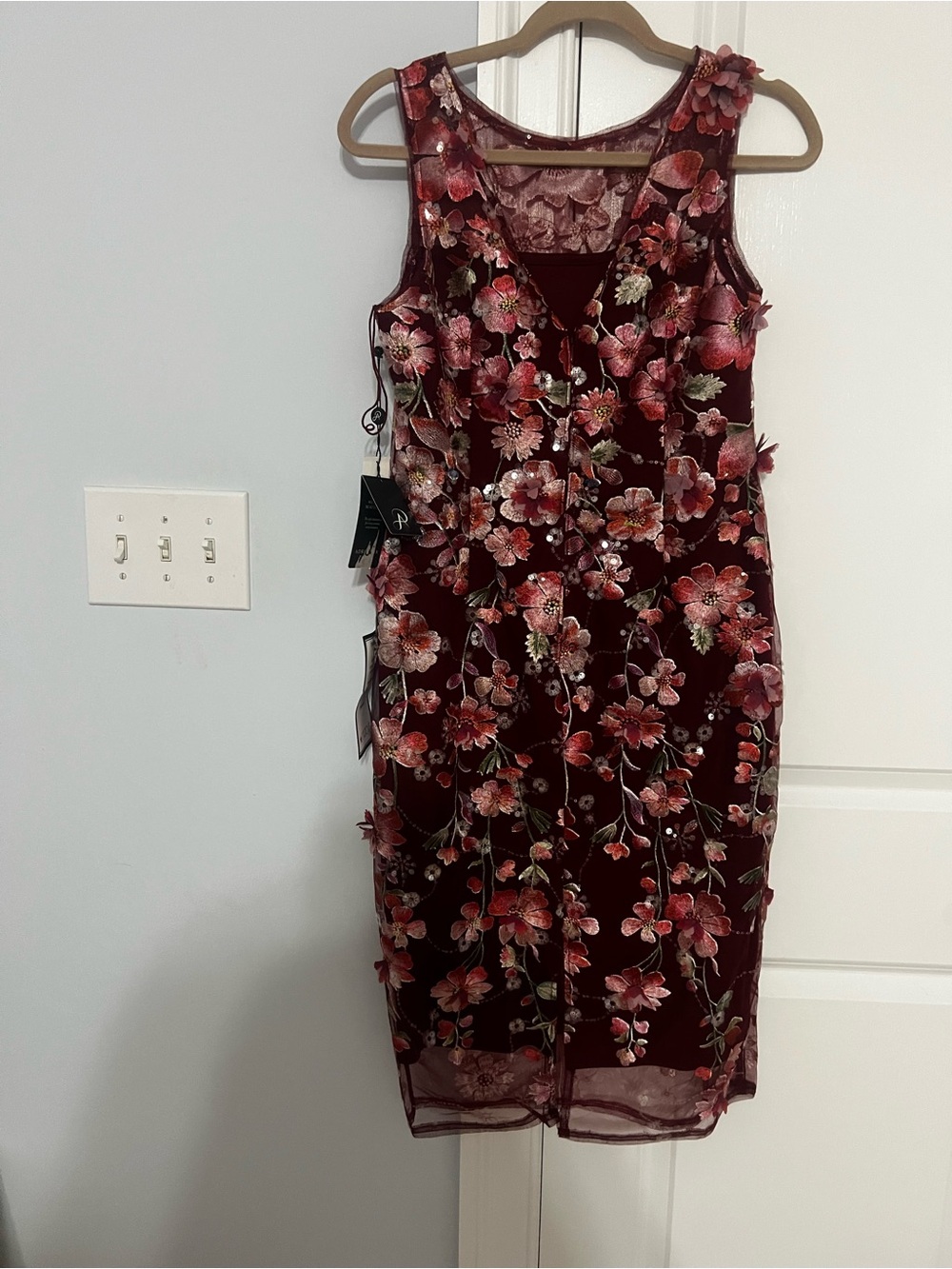 Adrianna Papell
Women's Embroidered Floral Midi Dress sz 8 NWT - Picture 7 of 9
